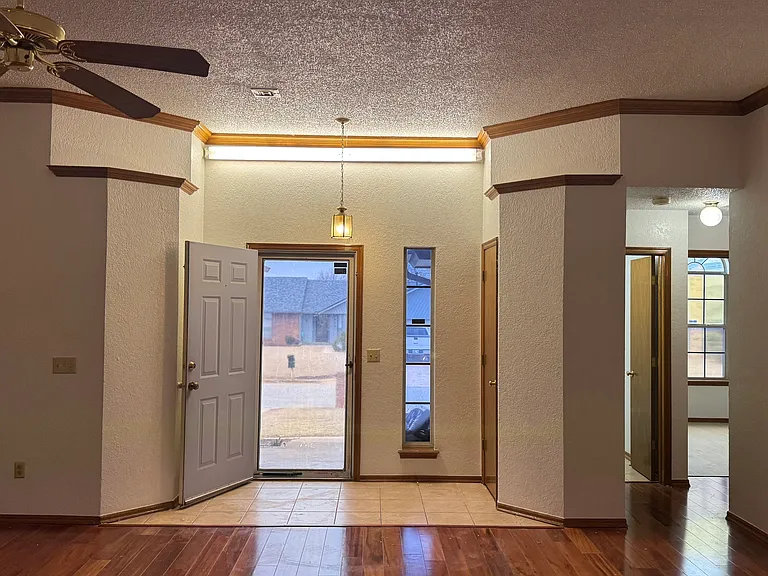 2421 Morning Glory Dr — Photo 1