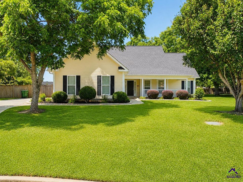 1st image of 262 Grove Ln
