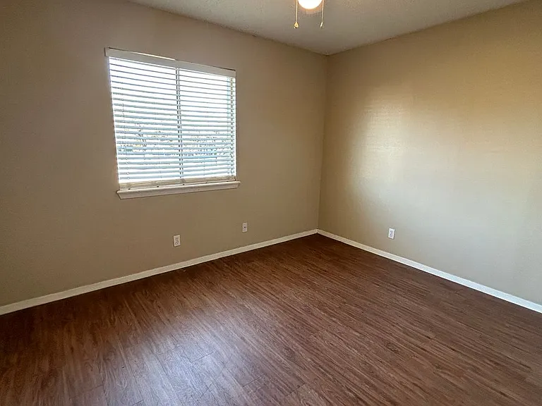 7208 Creekside Dr #C — Photo 15