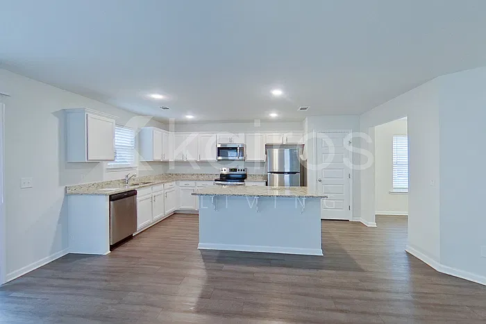 3 bed, 2.5 bath, 2112 sqft, $2,045 — Photo 3