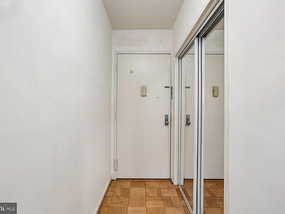 2nd image of 10401 Grosvenor Pl APT 324