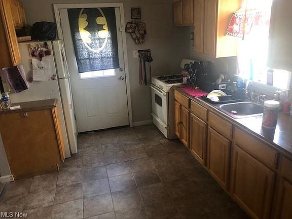 2nd image of 15814 Puritas Ave