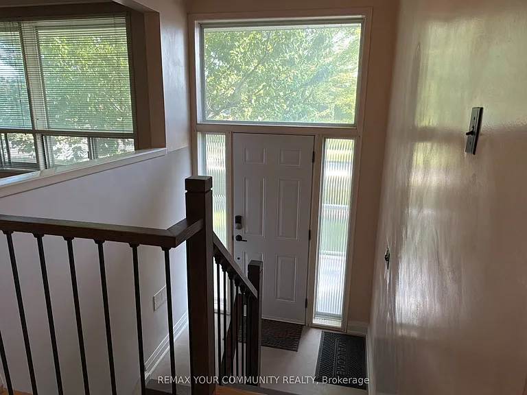 300 Driftwood Ave #UPPER — Photo 23