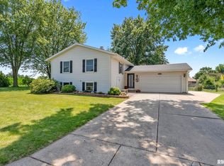 4133 W High St, Davenport, IA 52804