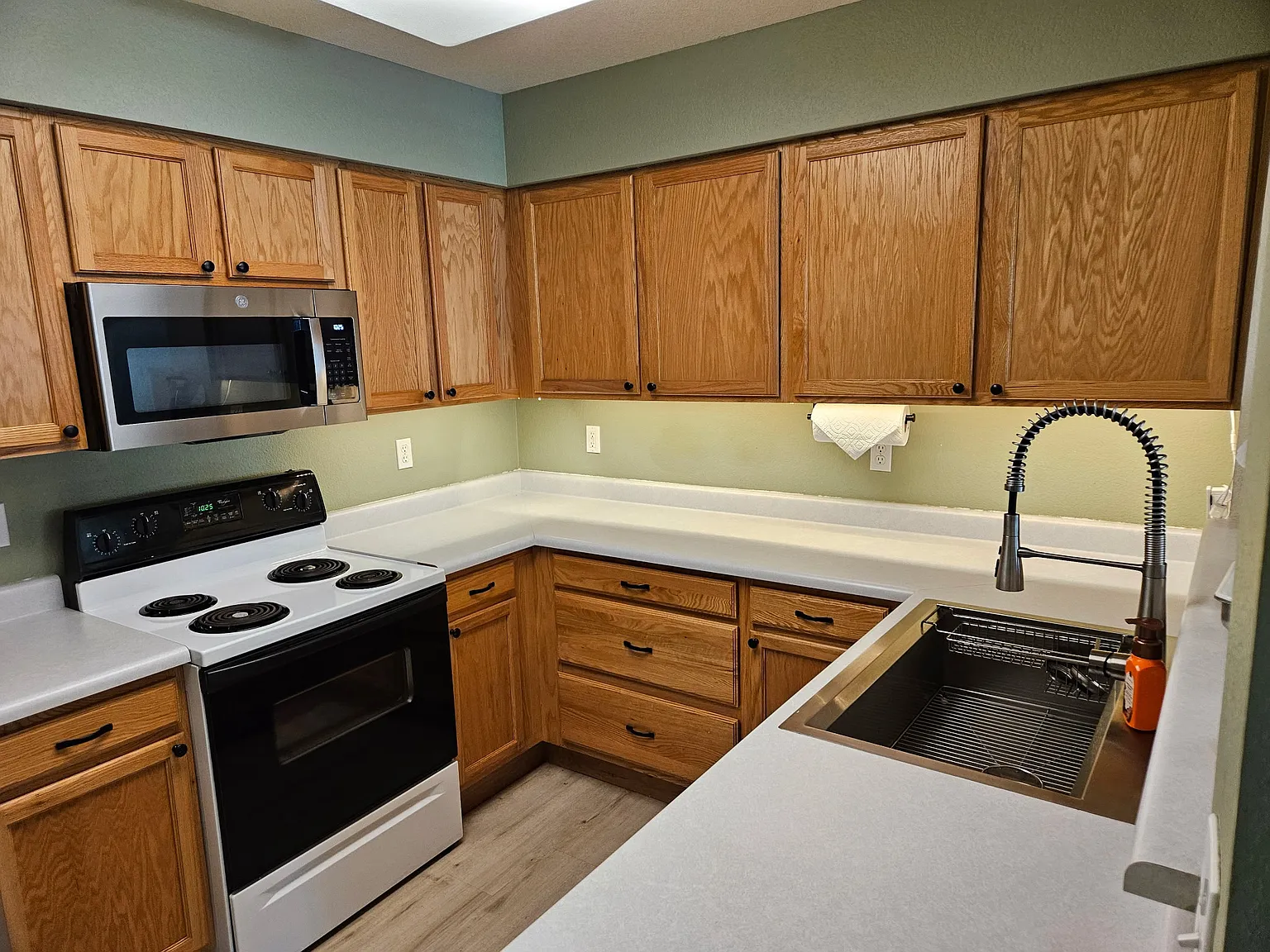 2 bed, 3.5 bath, 1778 sqft, $2,500 — Photo 3