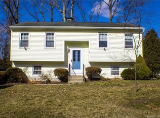 18 Beechwood Blvd, Plainfield, CT 06374