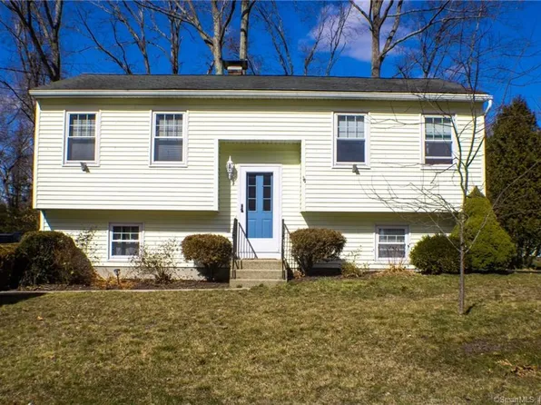 18 Beechwood Boulevard, Plainfield, CT 06374