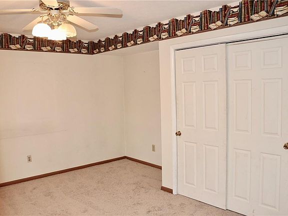 3rd image of 27373 Clinton Dr
