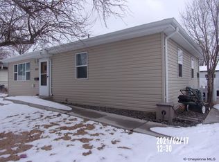 915 Crook Ave, Cheyenne, WY 82001