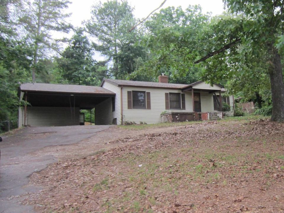 1st image of 711 Victor Dr