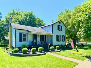 104 Barrington Ave, East Dundee, IL