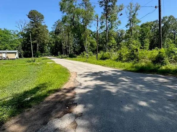 146 County Road 3475, Cleveland, TX 77327