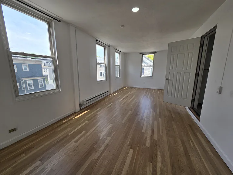 56 Pinckney St #3 — Photo 14