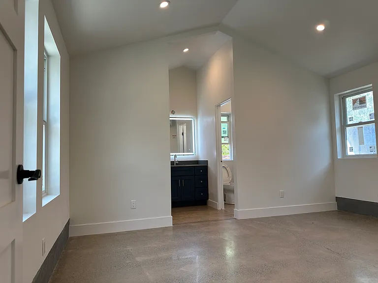 2231A Buena Vista Ave — Photo 9