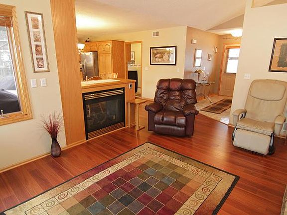 4th image of 23098 Havelka Ct N