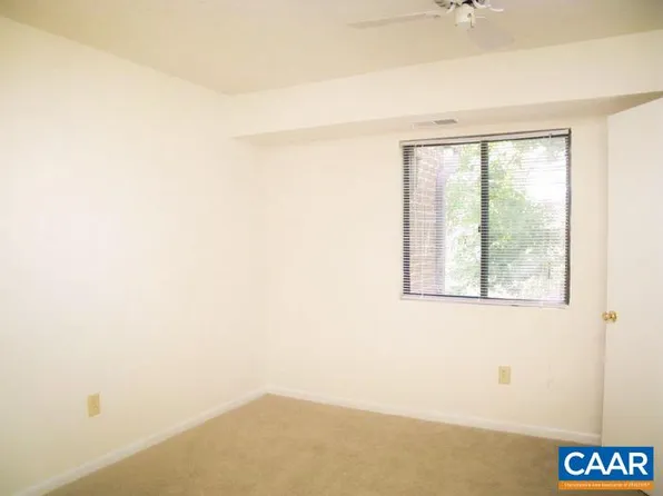 117 Turtle Creek Rd APT 8, Charlottesville, VA 22901