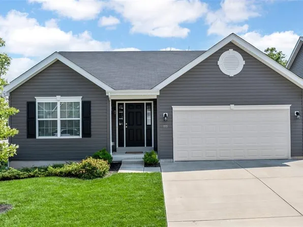 955 Crestwood Ln, O'Fallon, MO 63366