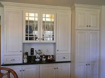 Lots of storage in kitchen