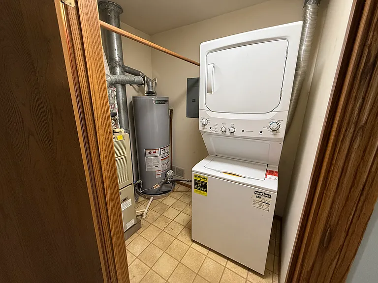 1687 S Riverside Ave #9 — Photo 15