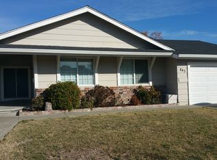 843 Wood Ln, Petaluma, CA