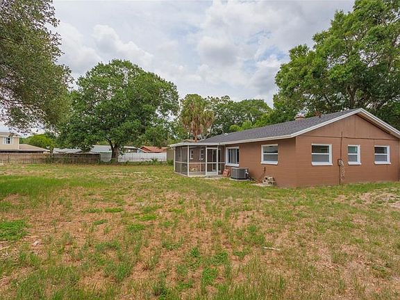 3rd image of 6820 Dover Ct