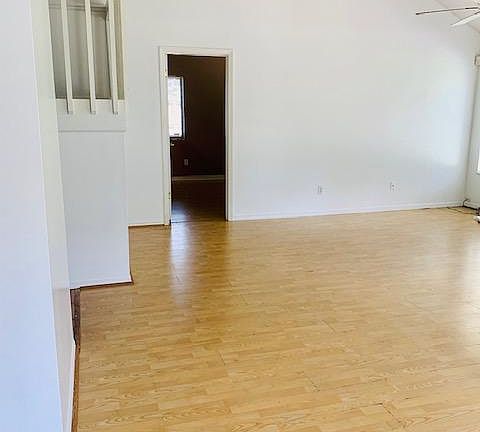 4th image of 1012 Jackson Creek Ct