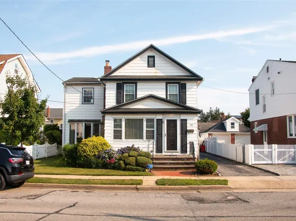 31 Dow Avenue, Mineola, NY 11501