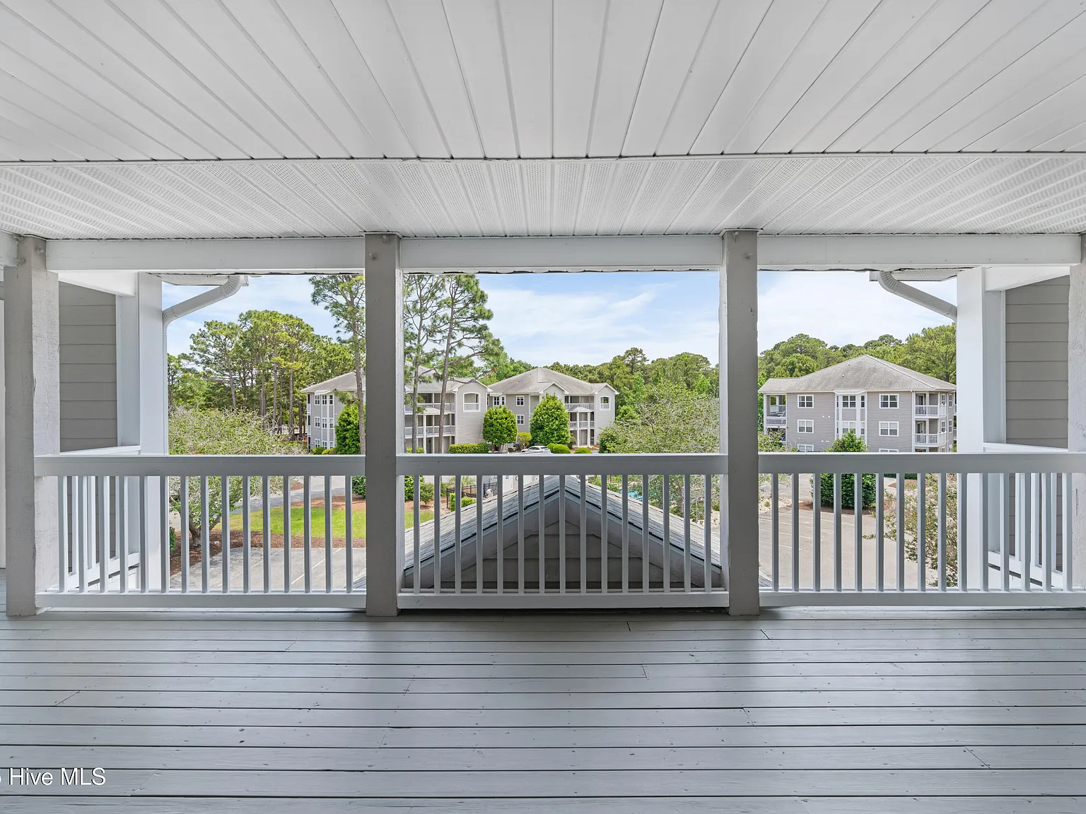1 bed, 1.0 bath, $1,800 — Photo 2