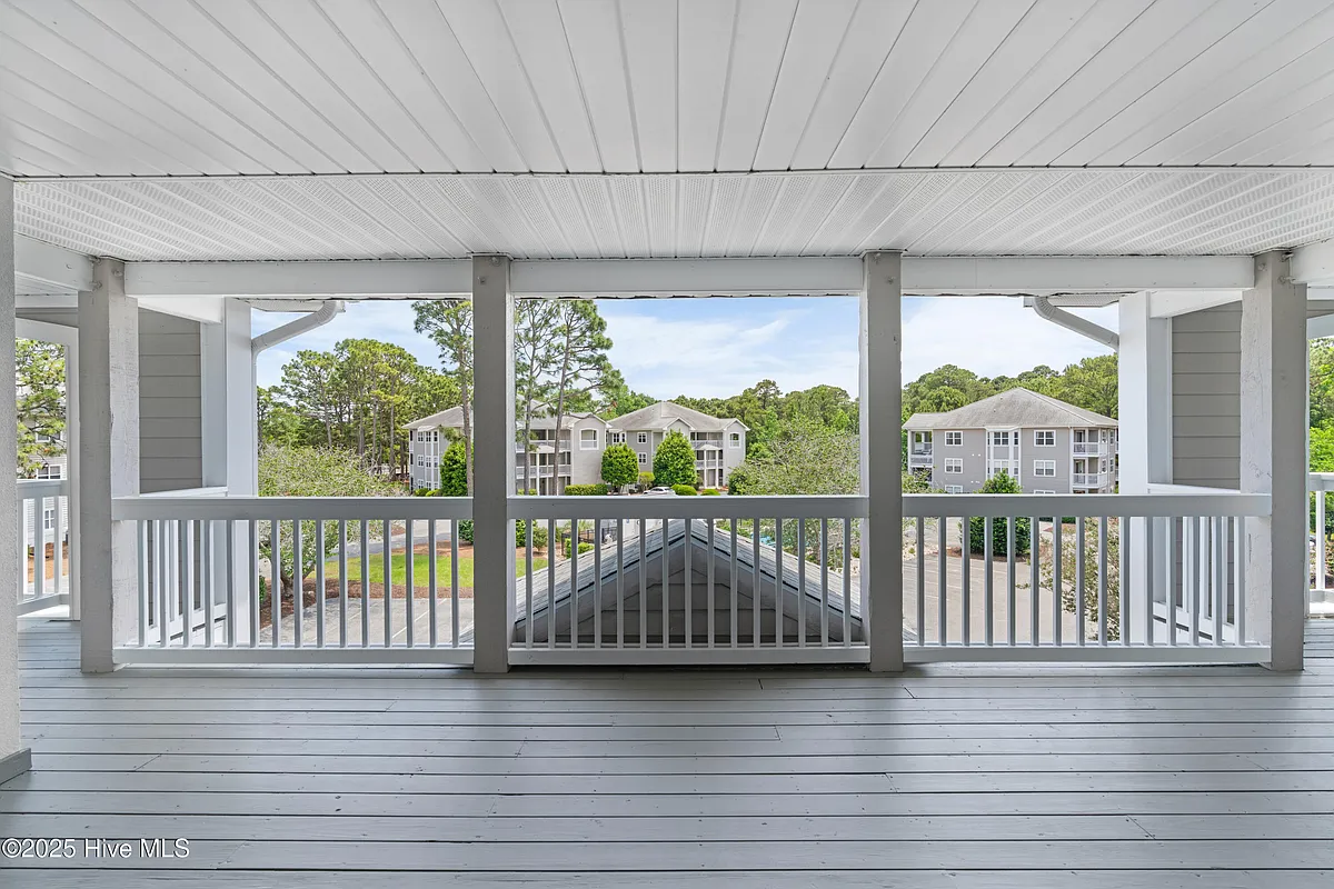 Building Photo - 3030 Marsh Winds Cir #405