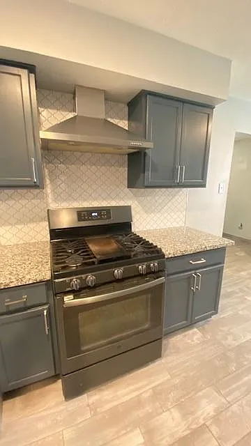 3 bed, 1.5 bath, 1322 sqft, $2,000 — Photo 3
