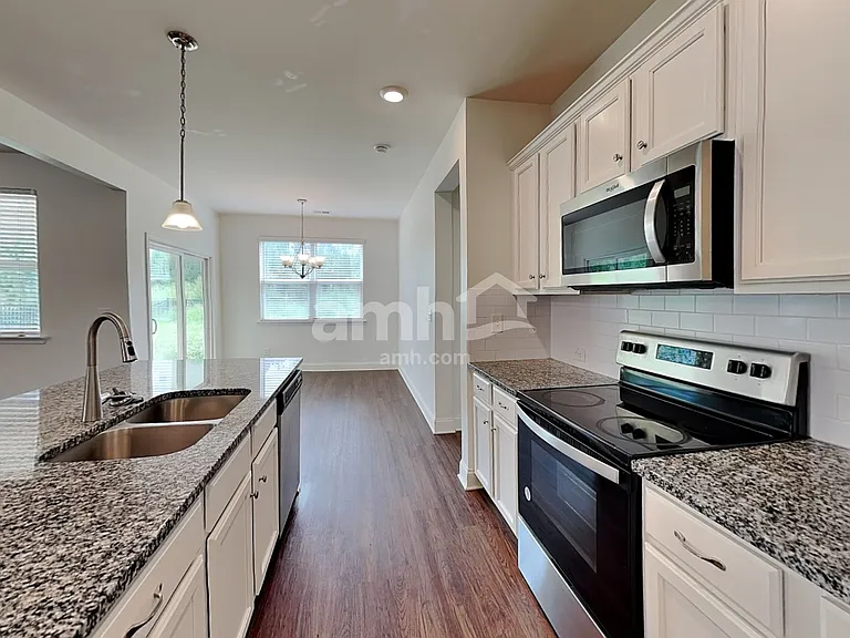 6240 Bridlewood Ln — Photo 3