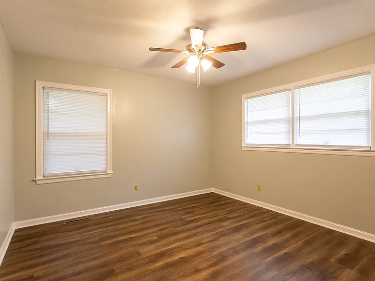 508 Georgia Ave — Photo 12