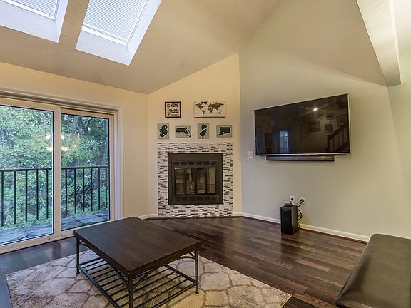 4th image of 116 Tall Oaks Dr Unit X
