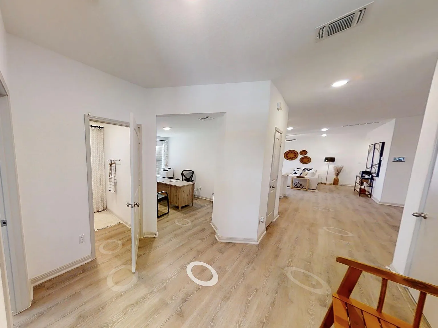 4 bed, 3.0 bath, 2034 sqft, $2,225 — Photo 2