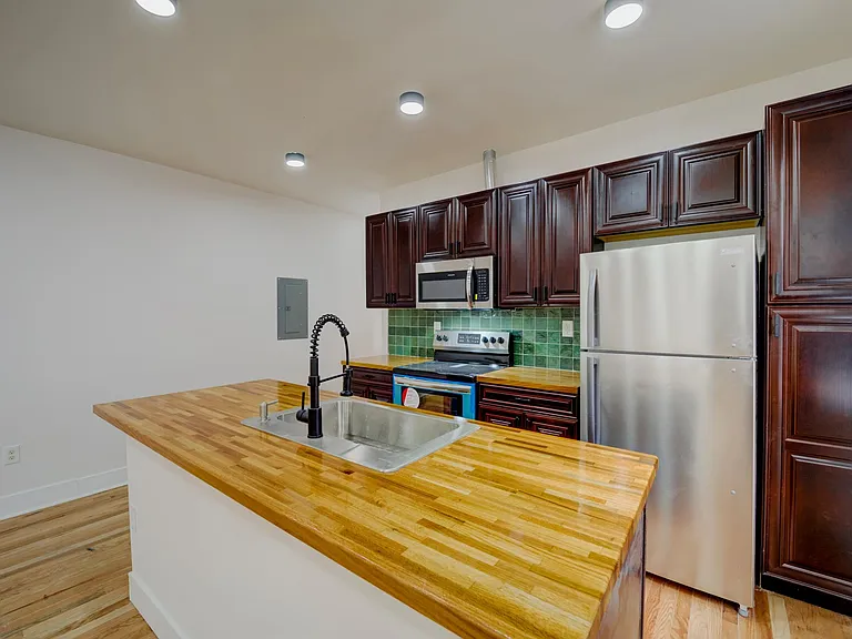 68 E McMicken Ave #2 — Photo 4