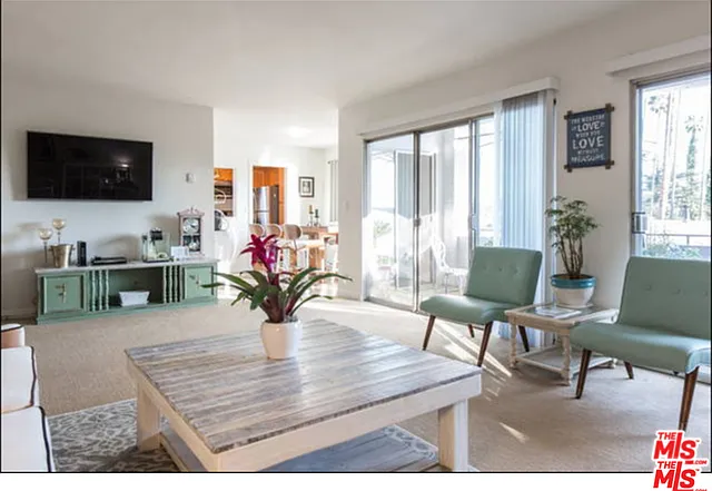 7560 Hollywood Blvd #109 — Photo 31