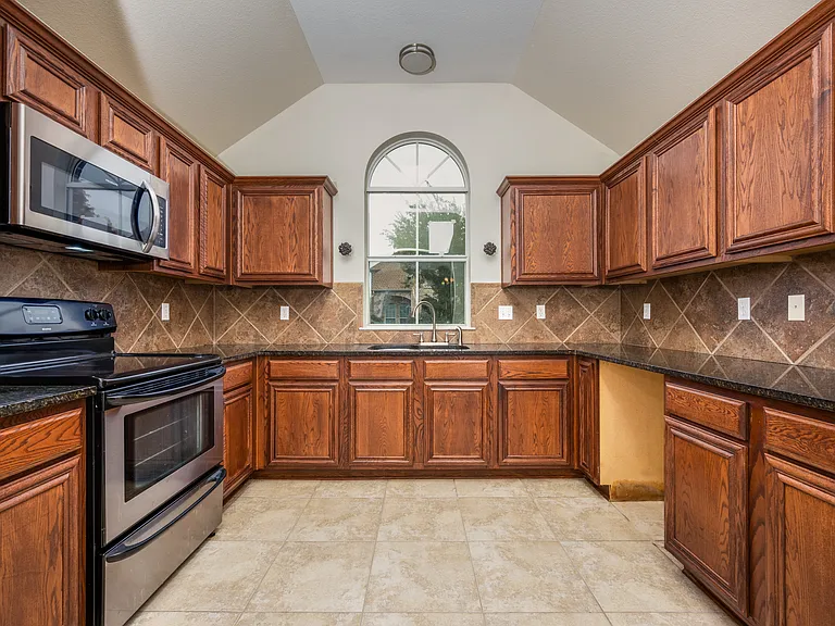 920 Raleigh Path Rd — Photo 5