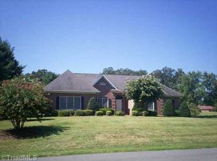 146 Riverbend Dr, Advance, NC 27006