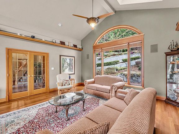 5th image of 3411 Senkler Rd