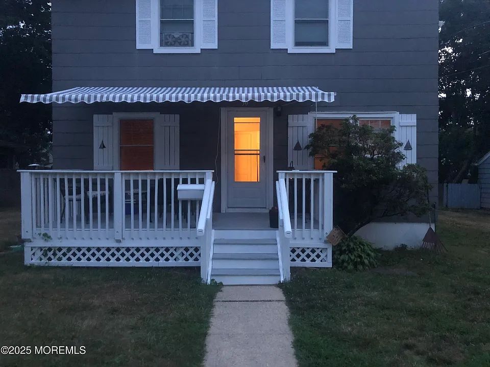30 Borden St