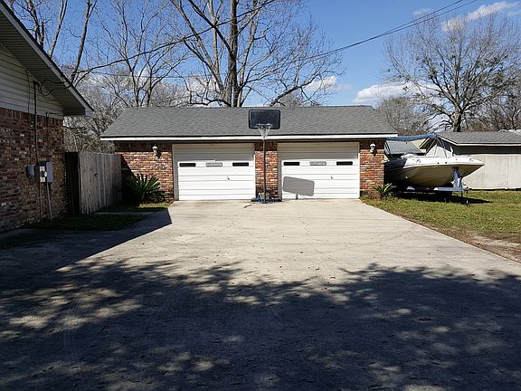 2 car garage w\work shop