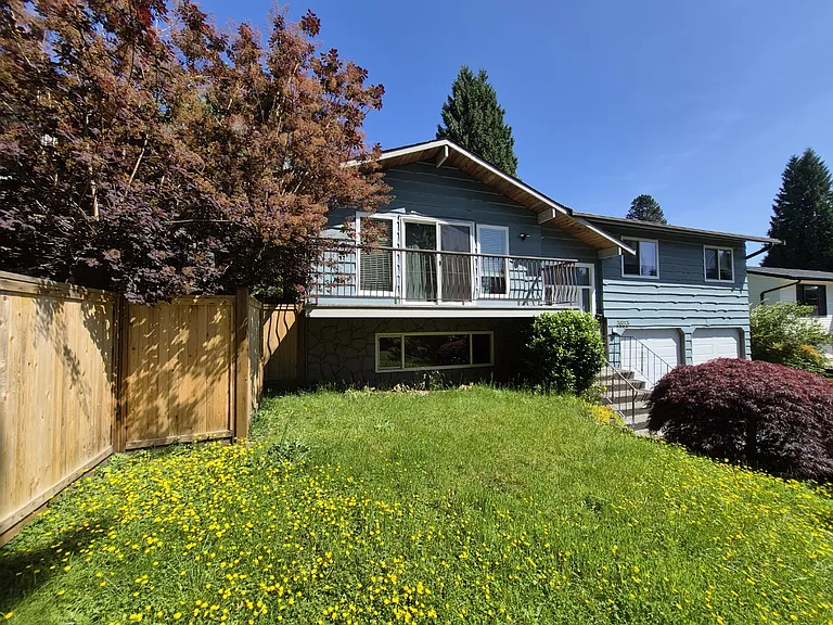 3853 Clematis Cres — Photo 3