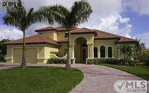 Stately Executive Residence on intersecting canal, gulf-access homesite