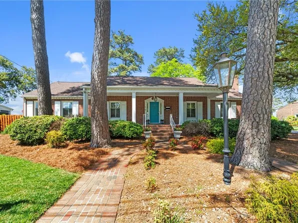 10 Eagle Point Rd, Hampton, VA 23669