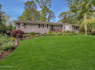 9 Rising Rd, East Setauket, NY 11733