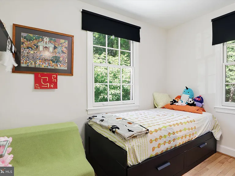 3221 Coquelin Ter — Photo 28