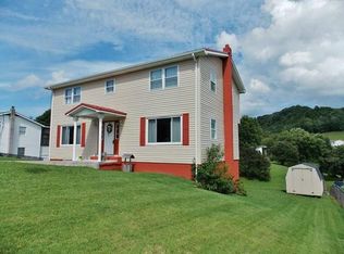 111 Fairdale Rd, Lester, WV 25865