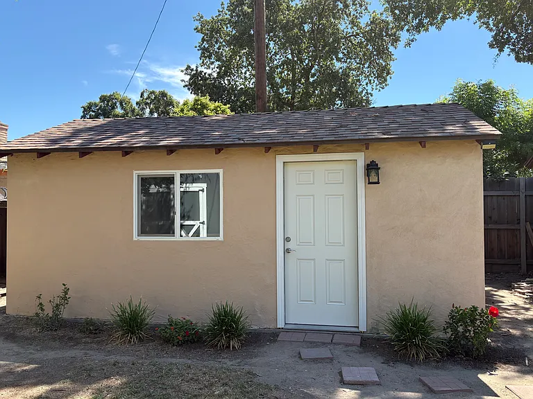 402 W Neville St — Photo 19