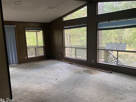 3rd image of 428 Plum Hollow Blvd