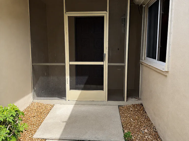 5840 Crabwood Ct — Photo 3